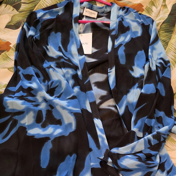 Runaway The Label Blue and Black Floral Kimono Size M Nwt - Picture 3 of 4